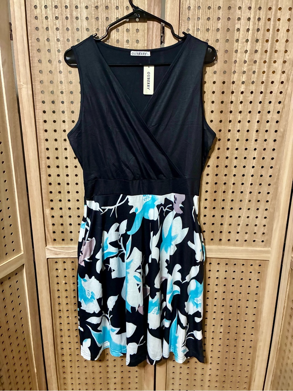 Guberry Black Floral V-Neck Fit & Flare Mini Dress L